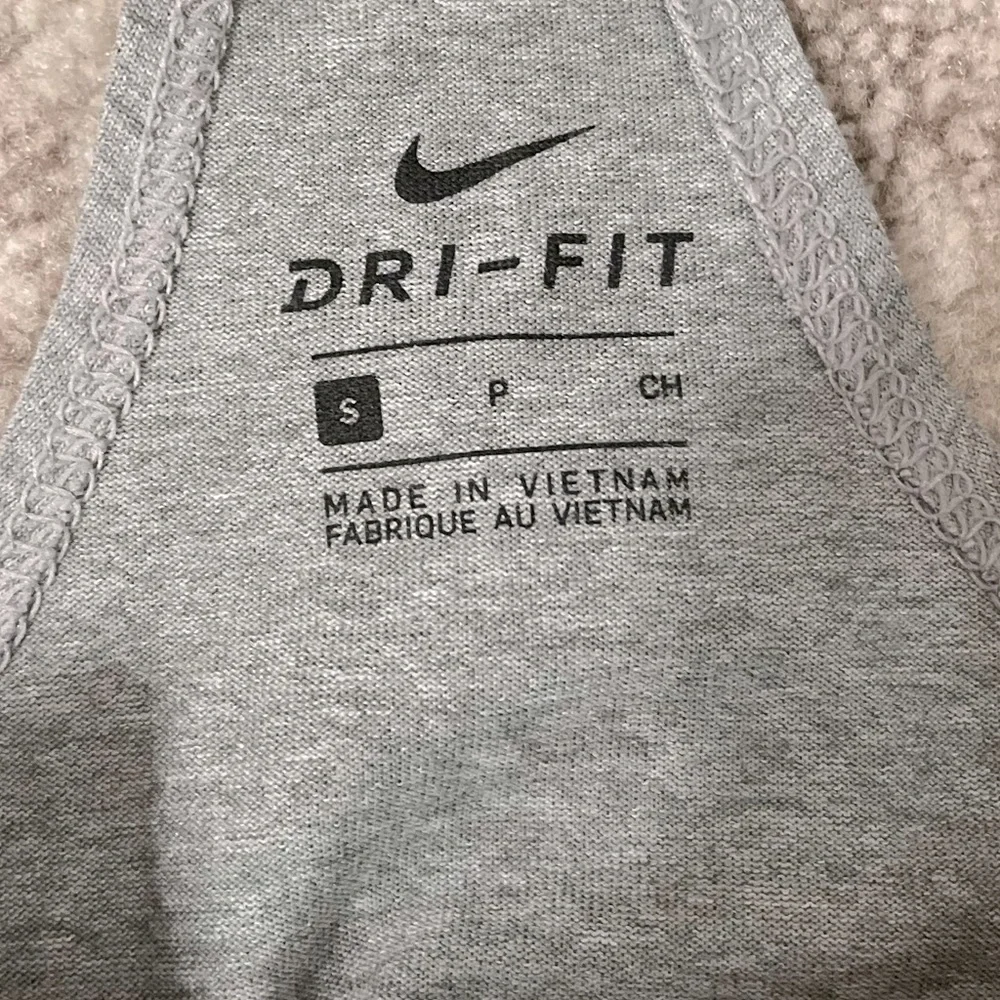Women’s Chicago Cubs Nike Performance Tank Top - Picture 6 of 6